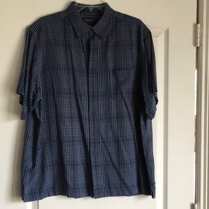 Round Tree Button Down